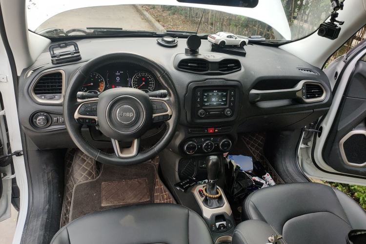 Used Jeep Renegade 2017 180T Automatic Jingneng Edition Center Console