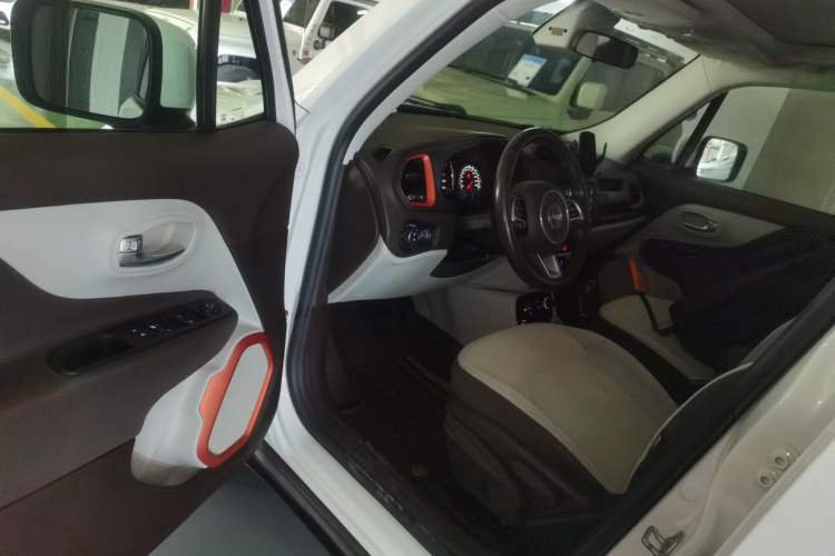 Used Jeep Renegade 2017 180TS Automatic Four-Wheel Drive Superior Edition Driver Seat