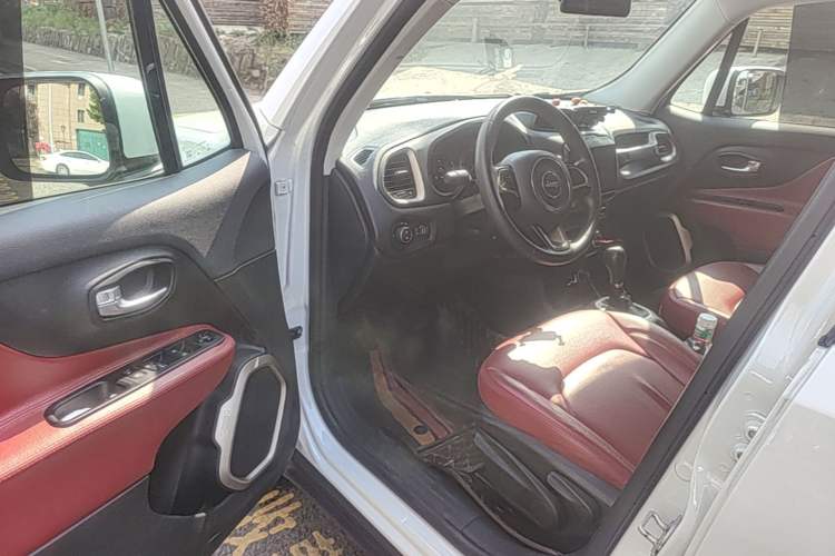 Used Jeep Renegade 2017 180T Automatic Kinetic Edition+ Driver Seat