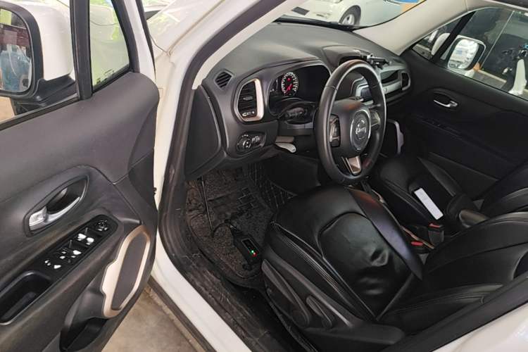 Used Jeep Renegade 2017 180T Automatic Kinetic Edition+ Driver Seat