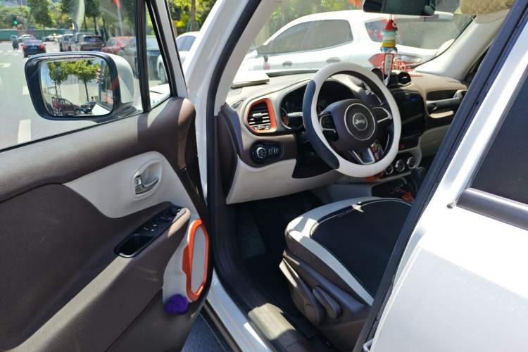 Used Jeep Renegade 2017 180T Automatic High-Energy Version Driver Seat