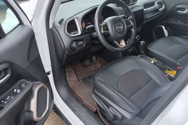 Used Jeep Renegade 2017 180T Automatic Kinetic Edition+ Driver Seat