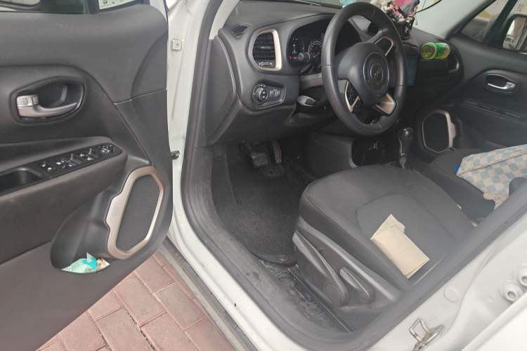 Used Jeep Renegade 2017 180T Automatic High-Energy Version Driver Seat