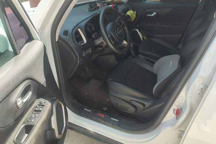 Used Jeep Renegade 2017 180T Automatic Jingneng Edition Driver Seat