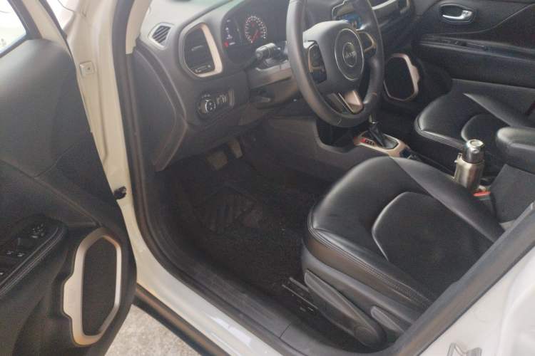 Used Jeep Renegade 2017 180T Automatic Kinetic Edition+ Driver Seat