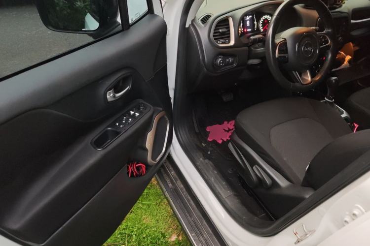 Used Jeep Renegade 2017 180TS Automatic Four-Wheel Drive Superior Edition Driver Seat