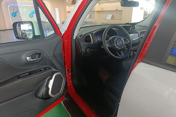 Used Jeep Renegade 2017 180T Automatic High-Energy Version Driver Seat