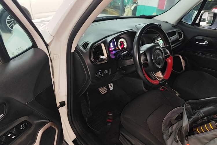 Used Jeep Renegade 2017 180T Automatic Kinetic Edition+ Driver Seat