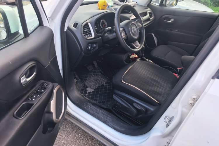 Used Jeep Renegade 2017 180T Automatic High-Energy Version Driver Seat