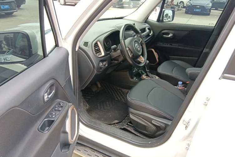 Used Jeep Renegade 2017 180T Automatic Jingneng Edition Driver Seat
