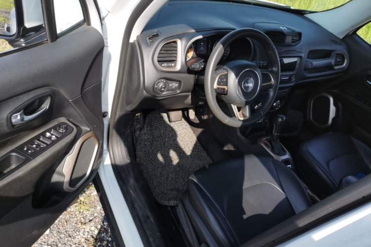 Used Jeep Renegade 2017 180T Automatic Kinetic Edition+ Driver Seat