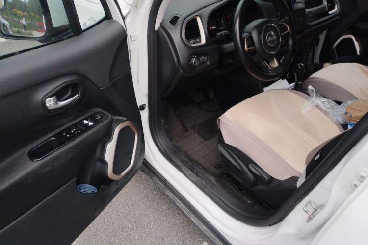 Used Jeep Renegade 2017 180T Automatic High-Energy Version Driver Seat