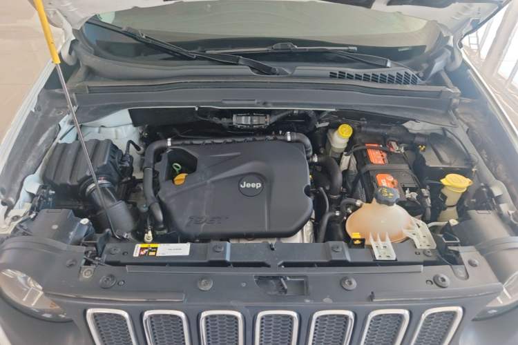 Used Jeep Renegade 2017 180T Automatic High-Energy Version Engine Bay