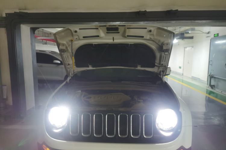 Used Jeep Renegade 2017 180TS Automatic Four-Wheel Drive Superior Edition Engine Bay