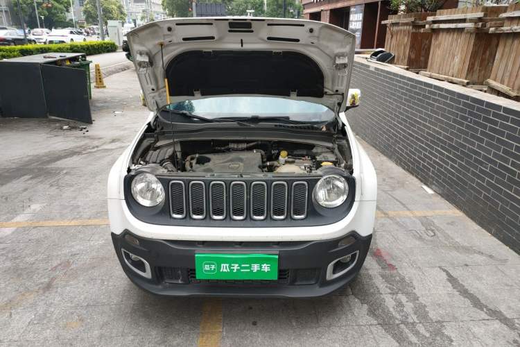Used Jeep Renegade 2017 180T Automatic High-Energy Version Engine Bay