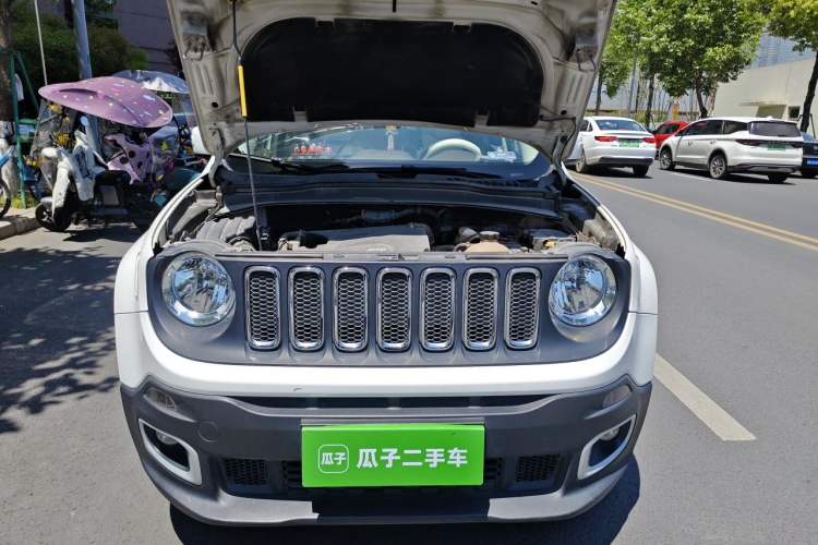 Used Jeep Renegade 2017 180T Automatic High-Energy Version Engine Bay