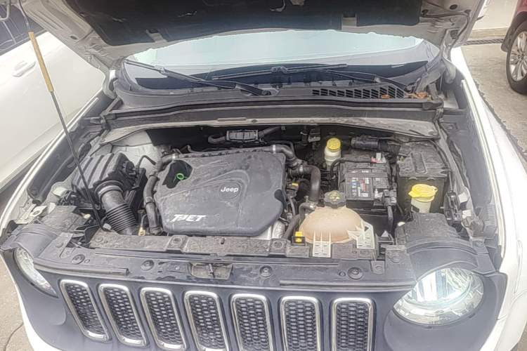 Used Jeep Renegade 2017 180T Automatic High-Energy Version Engine Bay