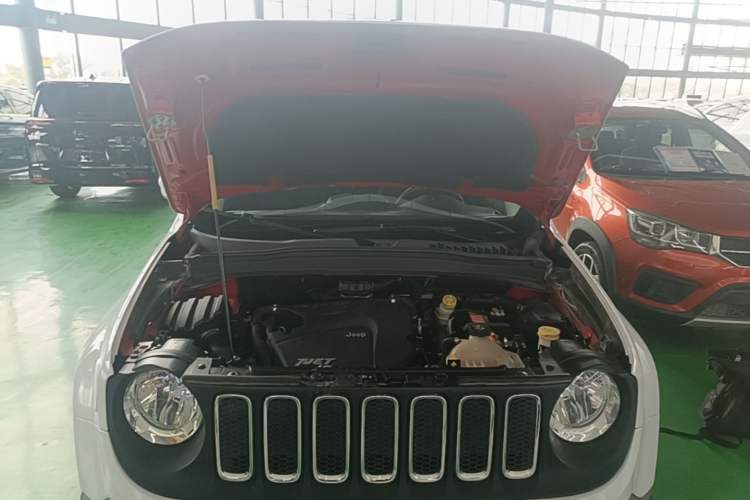 Used Jeep Renegade 2017 180T Automatic High-Energy Version Engine Bay