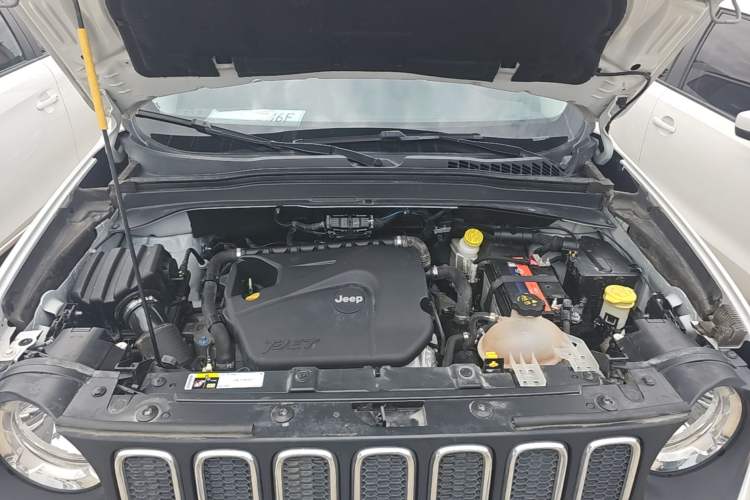 Used Jeep Renegade 2017 180T Automatic Jingneng Edition Engine Bay