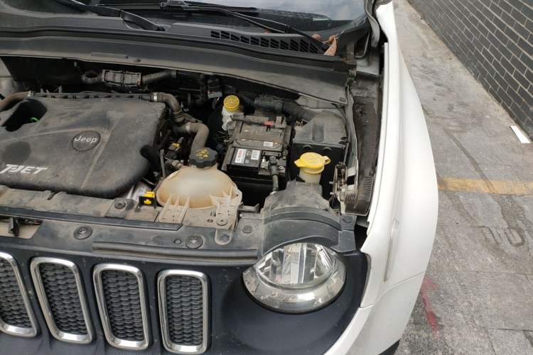 Used Jeep Renegade 2017 180T Automatic High-Energy Version Engine Bay Left