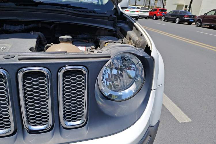 Used Jeep Renegade 2017 180T Automatic High-Energy Version Engine Bay Left