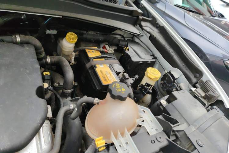 Used Jeep Renegade 2017 180T Automatic High-Energy Version Engine Bay Left