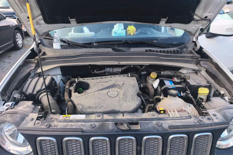 Used Jeep Renegade 2017 180T Automatic High-Energy Version Engine Bay
