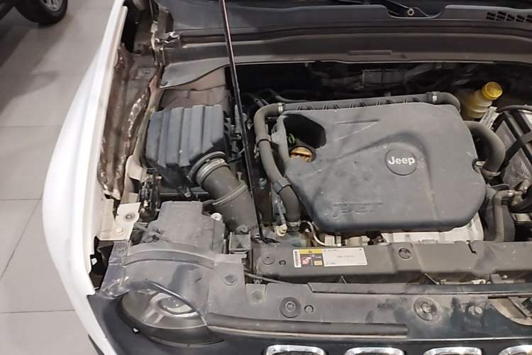 Used Jeep Renegade 2017 180T Automatic High-Energy Version Engine Bay Right