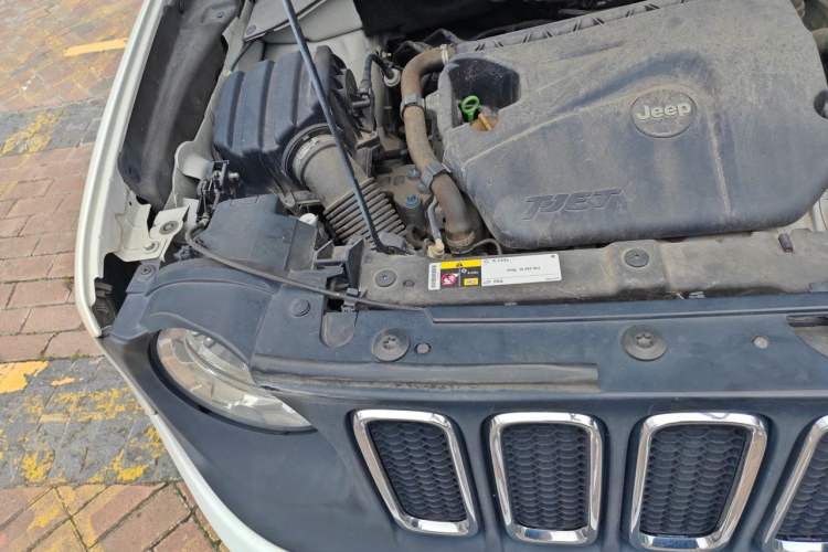 Used Jeep Renegade 2017 180T Automatic High-Energy Version Engine Bay Right