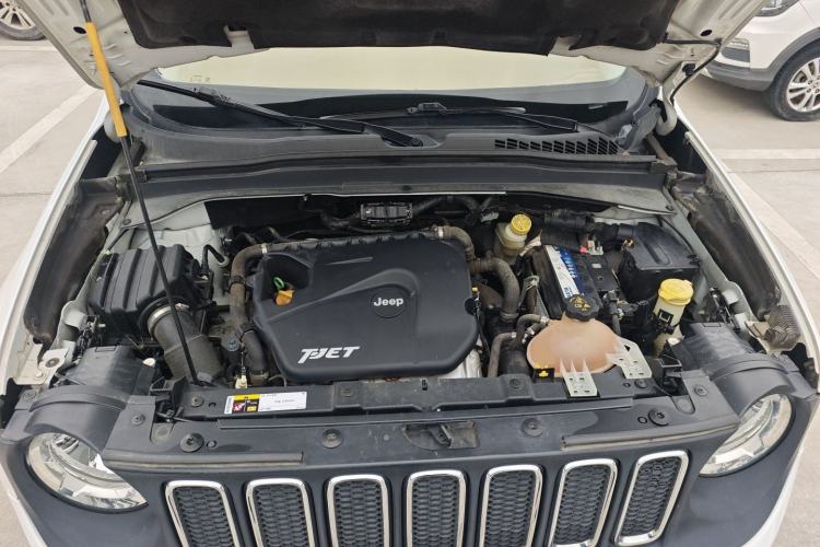 Used Jeep Renegade 2017 180T Automatic High-Energy Version Engine Bay