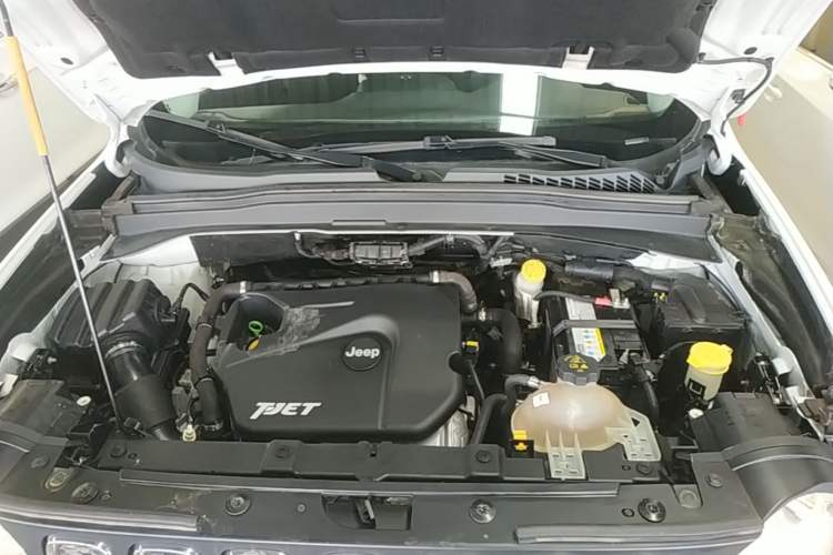 Used Jeep Renegade 2017 180T Automatic High-Energy Version Engine Bay