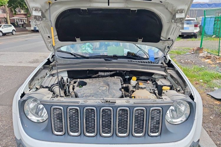 Used Jeep Renegade 2017 180T Automatic High-Energy Version Engine Bay