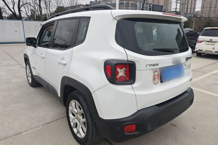Used Jeep Renegade 2017 180T Automatic High-Energy Version Exterior 2