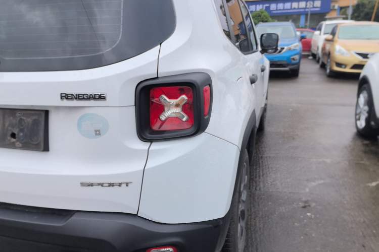 Used Jeep Renegade 2017 180T Automatic Kinetic Edition+ Exterior 3