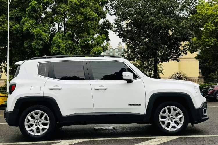Used Jeep Renegade 2017 180T Automatic Jingneng Edition Exterior 3