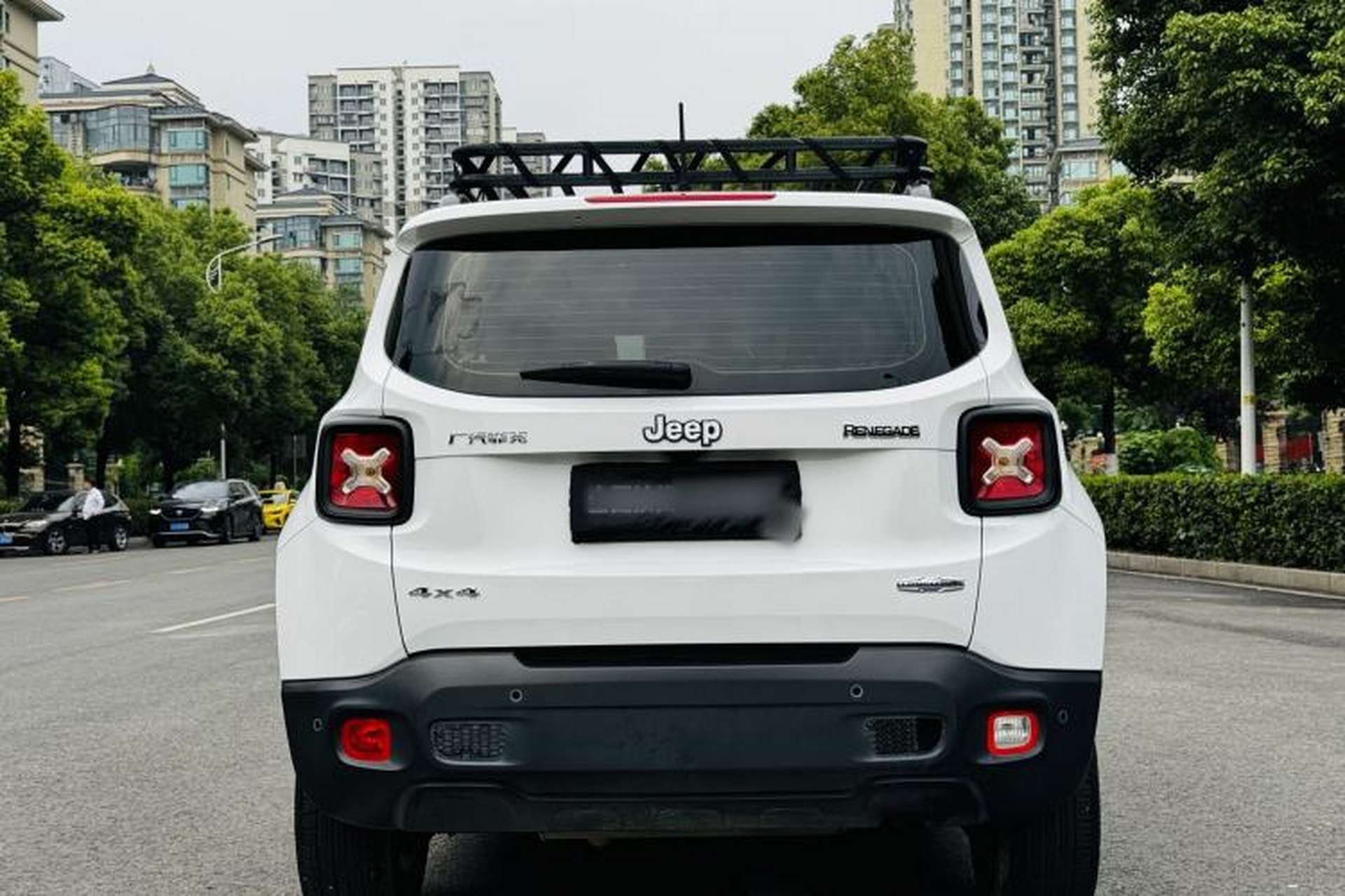 Used Jeep Renegade 2017 180TS Automatic Four-Wheel Drive Superior Edition Exterior 4