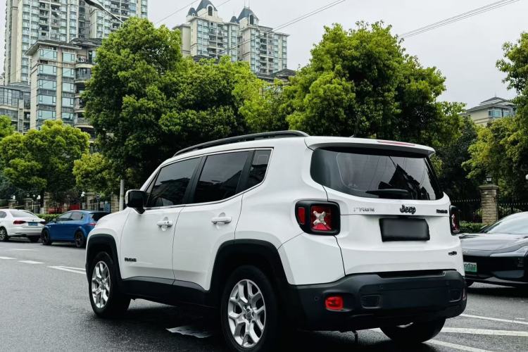 Used Jeep Renegade 2017 180T Automatic Jingneng Edition Exterior 4