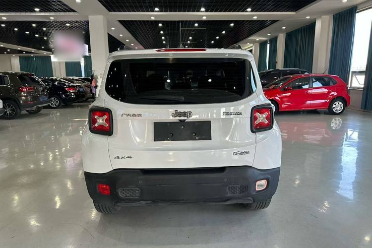 Used Jeep Renegade 2017 180TS Automatic Four-Wheel Drive Superior Edition Exterior 4