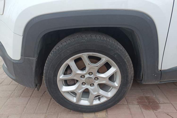 Used Jeep Renegade 2017 180T Automatic Jingneng Edition Exterior 4