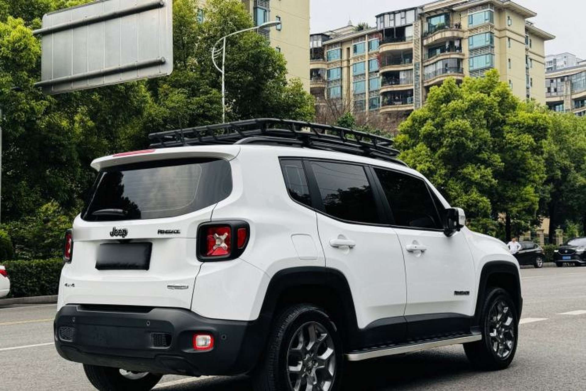 Used Jeep Renegade 2017 180TS Automatic Four-Wheel Drive Superior Edition Exterior 5