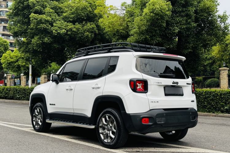 Used Jeep Renegade 2017 180TS Automatic Four-Wheel Drive Superior Edition Exterior 6