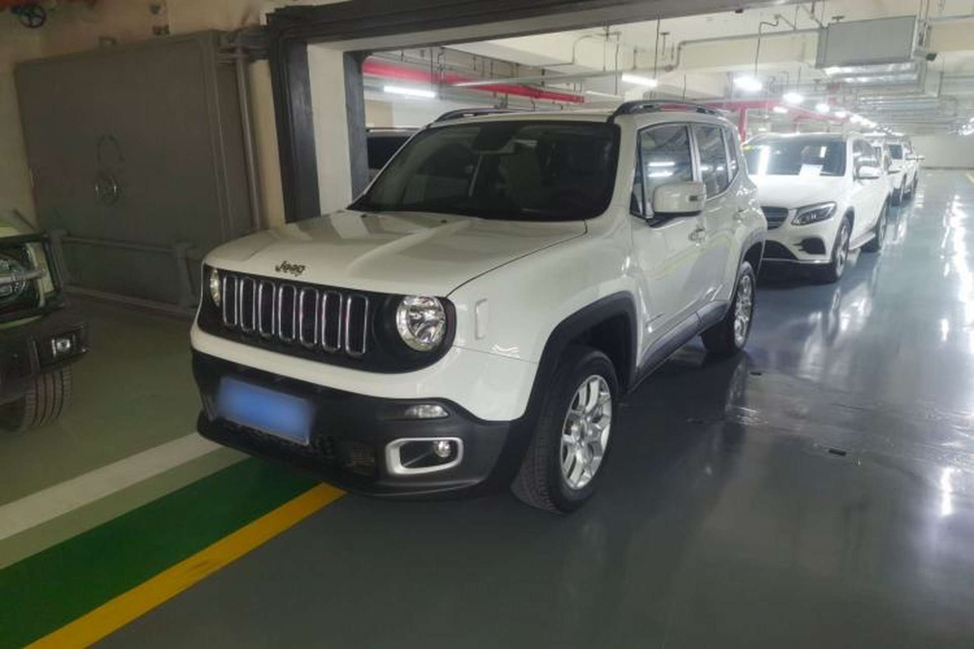 Used Jeep Renegade 2017 180TS Automatic Four-Wheel Drive Superior Edition Front Left 45 Deg