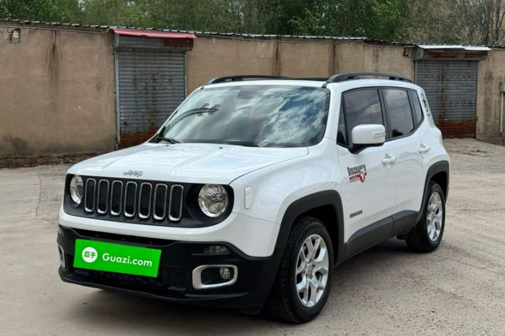 Used Jeep Renegade 2017 180T Automatic High-Energy Version Front Left 45 Deg