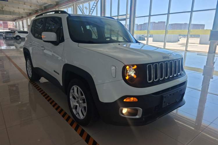 Used Jeep Renegade 2017 180T Automatic High-Energy Version Front Right 45 Deg