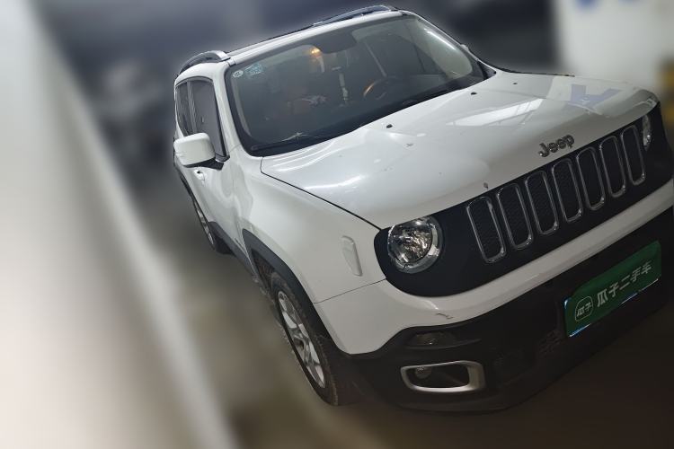 Used Jeep Renegade 2017 180T Automatic High-Energy Version Front Right 45 Deg