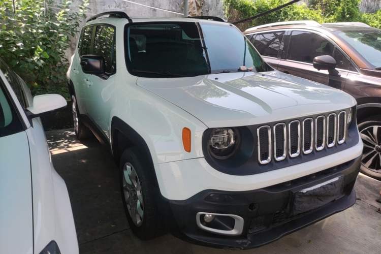 Used Jeep Renegade 2017 180T Automatic Jingneng Edition Front Right 45 Deg