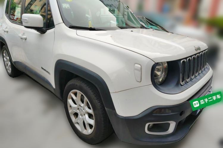 Used Jeep Renegade 2017 180T Automatic High-Energy Version Front Right 45 Deg