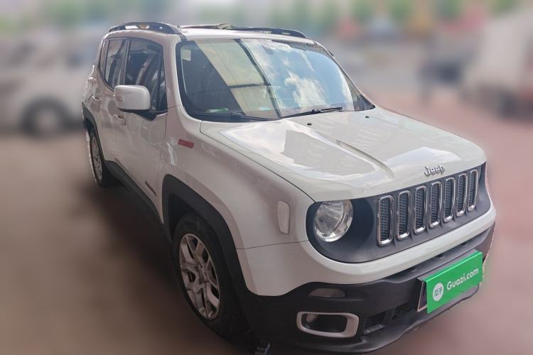 Used Jeep Renegade 2017 180T Automatic High-Energy Version Front Right 45 Deg