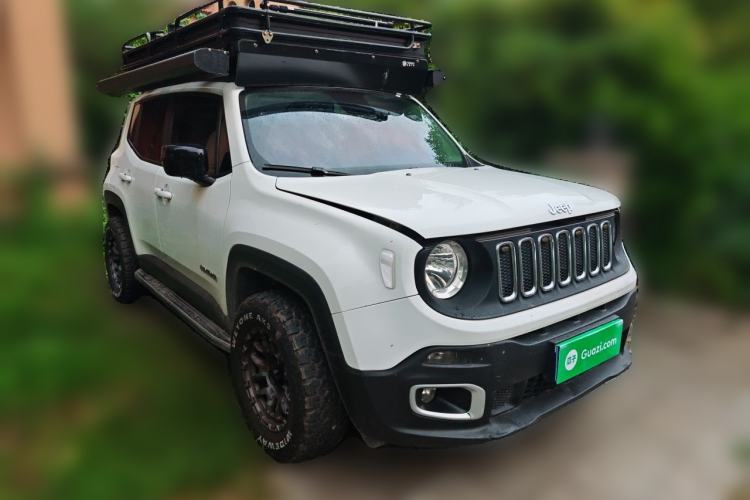 Used Jeep Renegade 2017 180TS Automatic Four-Wheel Drive Superior Edition Front Right 45 Deg