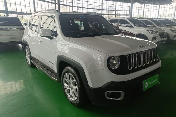 Used Jeep Renegade 2017 180T Automatic High-Energy Version Front Right 45 Deg
